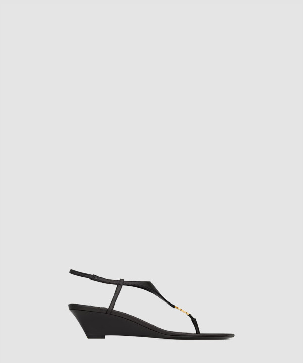 [SAINT LAURENT-생로랑] 스무스 가죽 소재 CASSANDRA 웨지 825275