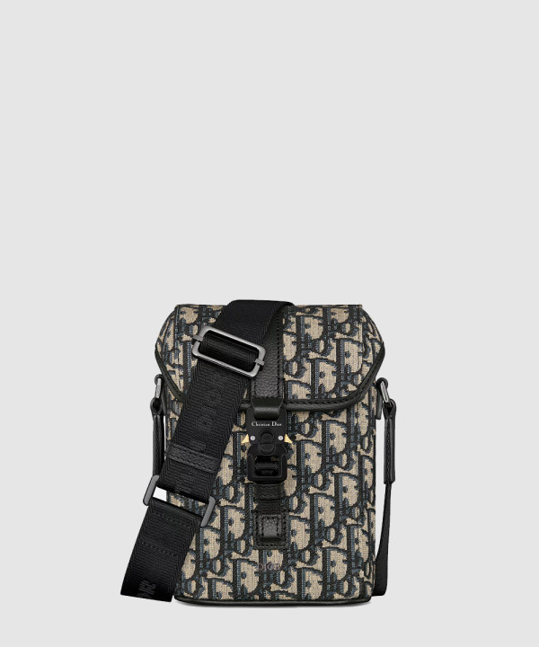 [DIOR-디올] Dior Hit the Road 미니 플랩 버티컬 스트랩백 2HTCA544YKY