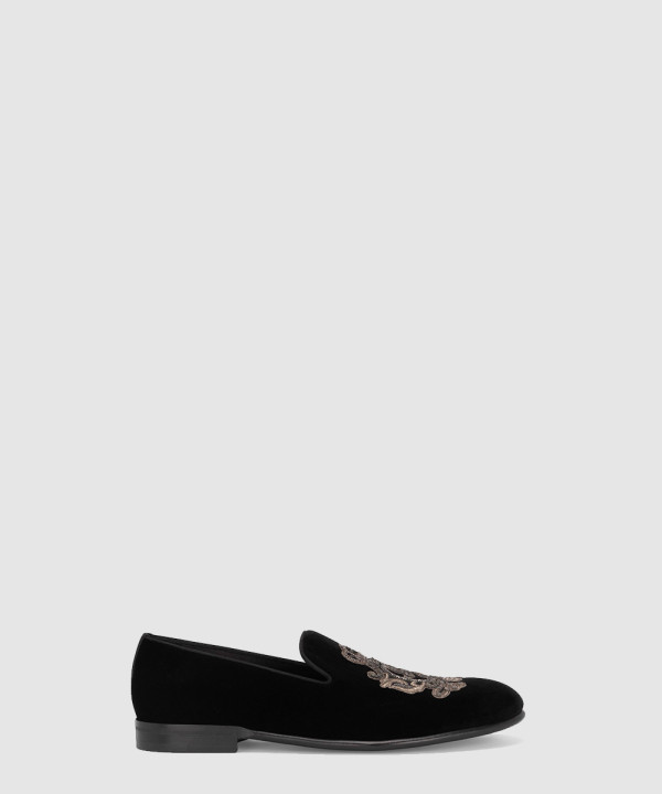 [DOLCE&GABBANA-돌체앤가바나] 휘장 자수 장식 벨벳 로퍼 A50614AO2498R747